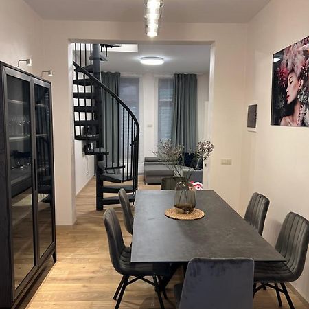 Exclusive Two-Level Apartment With Private Terrace On The Canal Brussel Buitenkant foto
