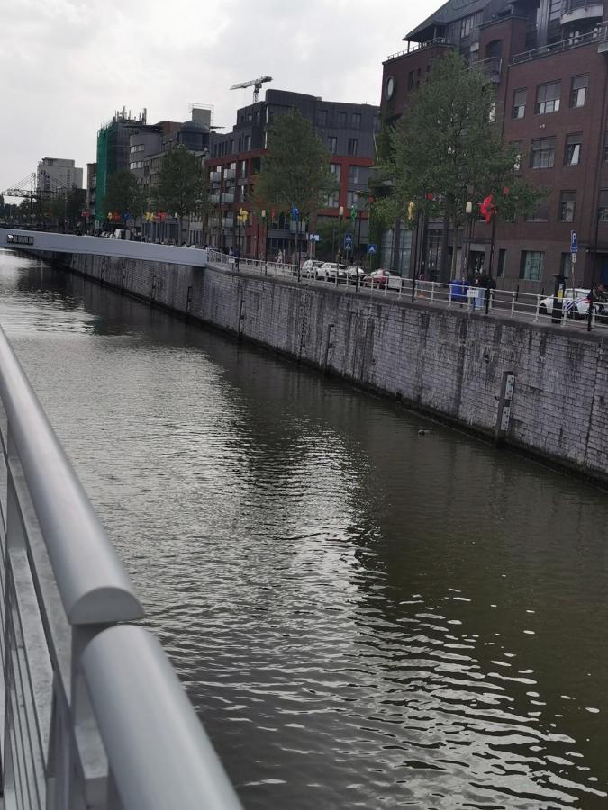 Exclusive Two-Level Apartment With Private Terrace On The Canal Brussel Buitenkant foto